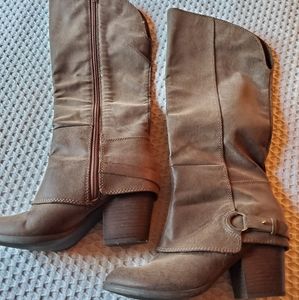 Gorgeous brown boots by Fergie